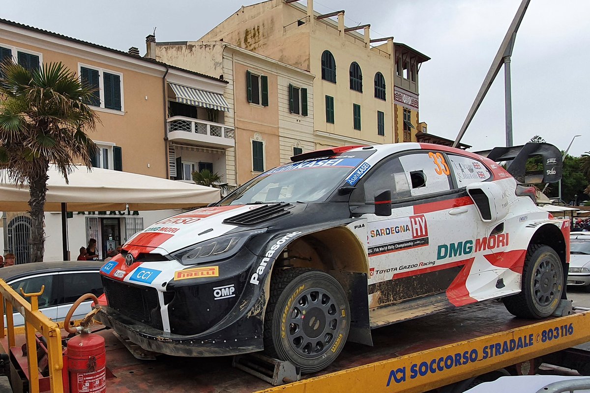 Evans a été contraint par deux fois à l'abandon en Sardaigne : d'abord sur sortie de route puis sur problème technique. Mais le Gallois est reparti à chaque fois pour récupérer trois points sur la Power Stage