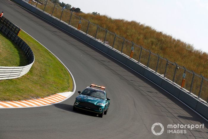 El Coche Médico en la pista