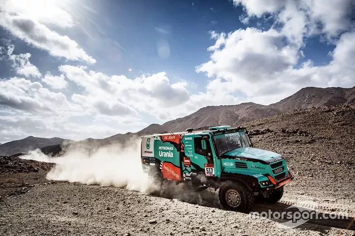 #517 Team De Rooy IVECO: Albert Llovera, Ferran Marco Alcayna, Marc Torres