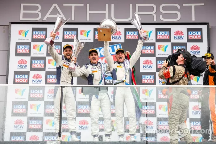 Podio: ganador #7 Bentley Team M-Sport Bentley Continental GT3: Jules Gounon, Maxime Soulet, Jordan Pepper