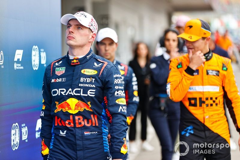 El hombre de la pole Max Verstappen, Red Bull Racing, en Parc Ferme
