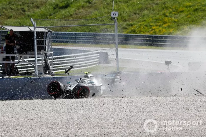 Choque de Valtteri Bottas, Mercedes AMG W10 