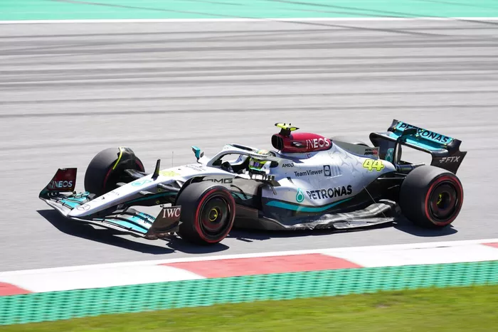 Lewis Hamilton, Mercedes W13