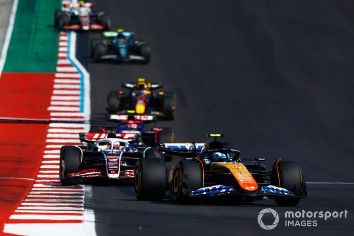 Pierre Gasly, Alpine A524, Kevin Magnussen, Haas VF-24, Yuki Tsunoda, RB F1 Team VCARB 01, Sergio Pérez, Red Bull Racing RB20.