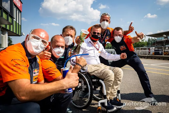 Miembros del equipo Red Bull KTM Factory Racing