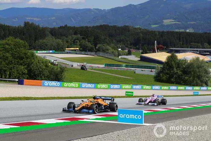 Lando Norris, McLaren MCL35, Sergio Pérez, Racing Point RP20