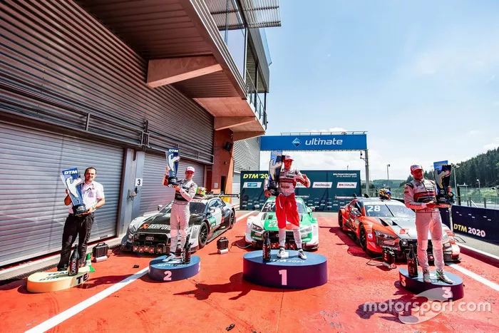 Podio: il vincitore della gara Nico Müller, Audi Sport Team Abt Sportsline, secondo posto per Jamie Green, Audi Sport Team Rosberg, terzo posto Loic Duval, Audi Sport Team Phoenix