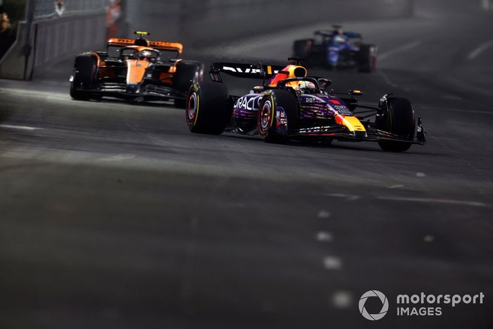 Max Verstappen, Red Bull Racing RB19, Lando Norris, McLaren MCL60