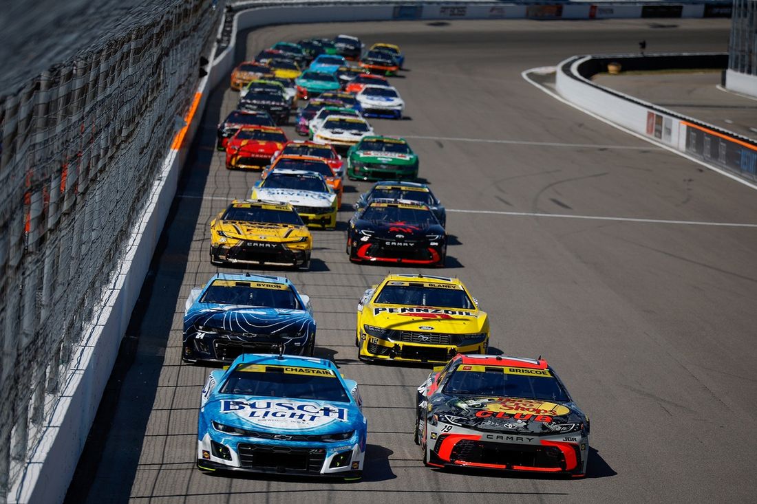 Ross Chastain, Trackhouse Racing Chevrolet, Chase Briscoe, Joe Gibbs Racing Toyota