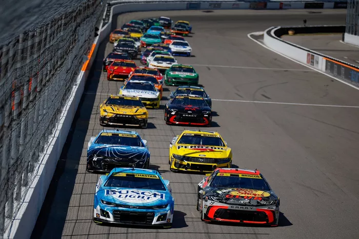 Ross Chastain, Trackhouse Racing Chevrolet, Chase Briscoe, Joe Gibbs Racing Toyota