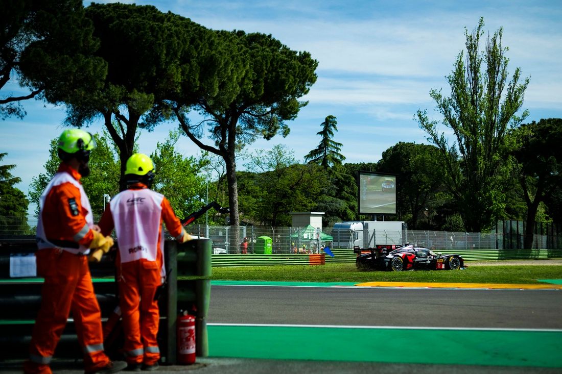 #8 Toyota Gazoo Racing Toyota GR010 - Hybrid: Sebastien Buemi, Brendon Hartley, Ryo Hirakawa