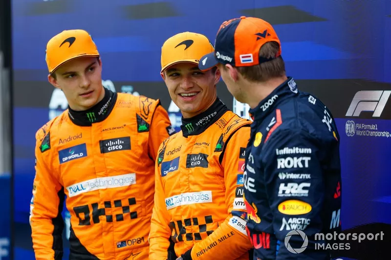 İlk üç sıralama Oscar Piastri, McLaren F1 Takımı, pole man Lando Norris, McLaren F1 Takımı, Max Verstappen, Red Bull Racing