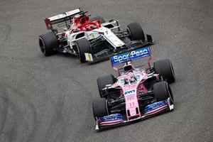 Sergio Perez, Racing Point RP19, voor Kimi Raikkonen, Alfa Romeo Racing C38