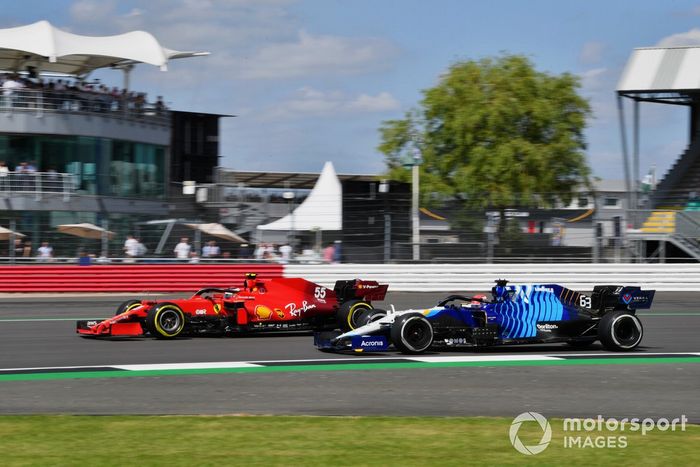 Carlos Sainz Jr., Ferrari SF21, George Russell, Williams FW43B