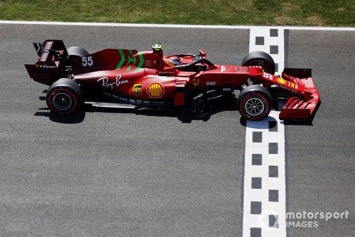 Carlos Sainz Jr., Ferrari SF21
