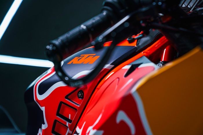 RC16 Red Bull KTM Factory Racing 