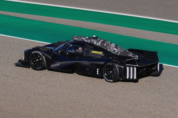 WEC】プジョー9X8、最新走行写真が公開。リヤウイングは“なし”