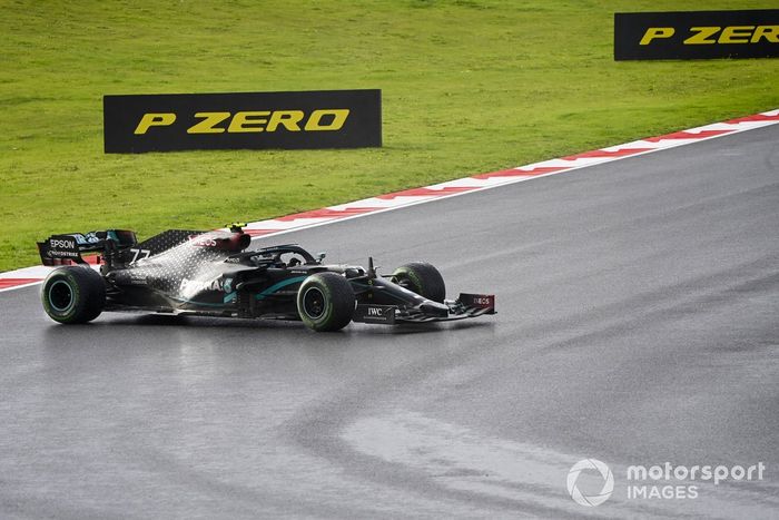 Valtteri Bottas, Mercedes F1 W11 hace un trompo