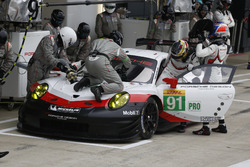 #91 Porsche Team Porsche 911 RSR : Richard Lietz, Frédéric Makowiecki