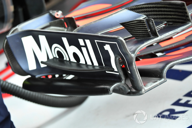 Red Bull Racing RB13 front wing detail