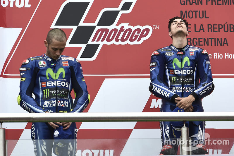 Podium : le vainqueur Maverick Viñales, Yamaha Factory Racing, le deuxième Valentino Rossi, Yamaha Factory Racing