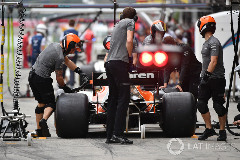 Fernando Alonso, McLaren MCL32