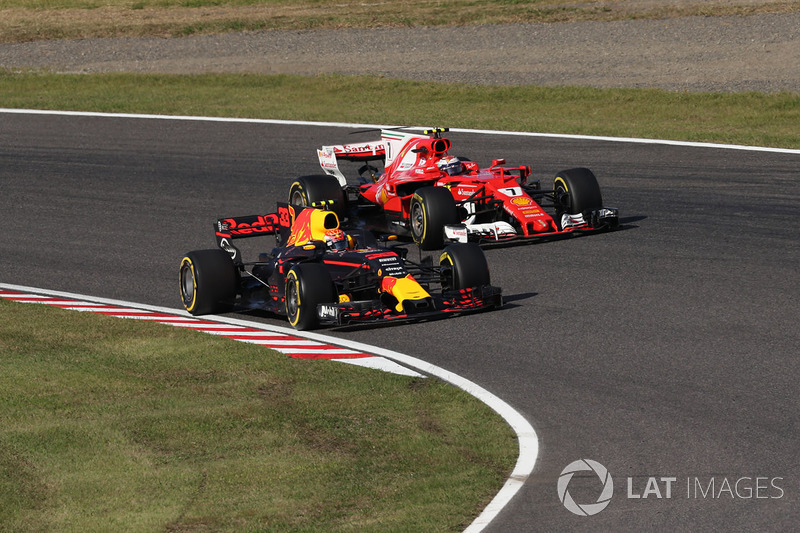 Max Verstappen, Red Bull Racing RB13 y Kimi Raikkonen, Ferrari SF70H