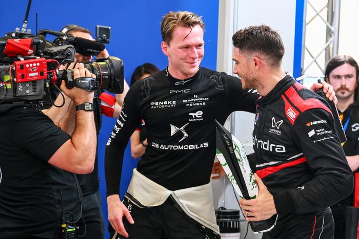 Pole position qualifier Edoardo Mortara, Mahindra Racing, second placed qualifier Maximilian Gunther, DS Penske