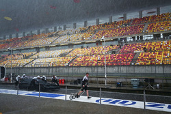 Beaucoup de pluie dans les stands