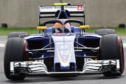 Felipe Nasr, Sauber C35 con la cubierta de la cabina de Halo