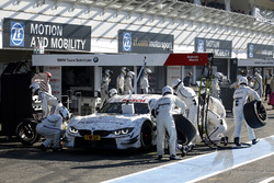 Boxenstopp: Martin Tomczyk, BMW Team Schnitzer, BMW M4 DTM