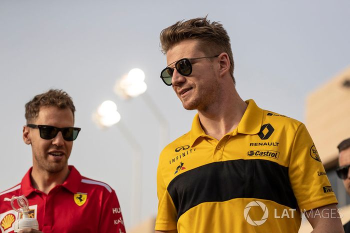 Sebastian Vettel, Ferrari y Nico Hulkenberg, Renault Sport F1 Team en el desfile de pilotos