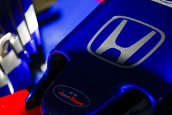 Logo Honda sul naso di una Toro Rosso