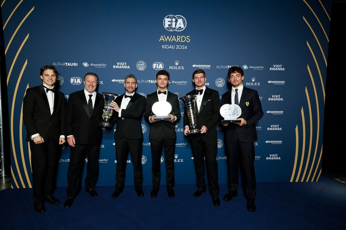 Oscar Piastri, McLaren, Zak Brown, dyrektor generalny McLaren, Andrea Stella, dyrektor zespołu, McLaren F1 Team, Lando Norris, McLaren, Max Verstappen, Red Bull Racing, Charles Leclerc, Ferrari