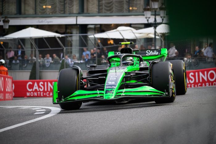 Guanyu Zhou, Kick Sauber C44