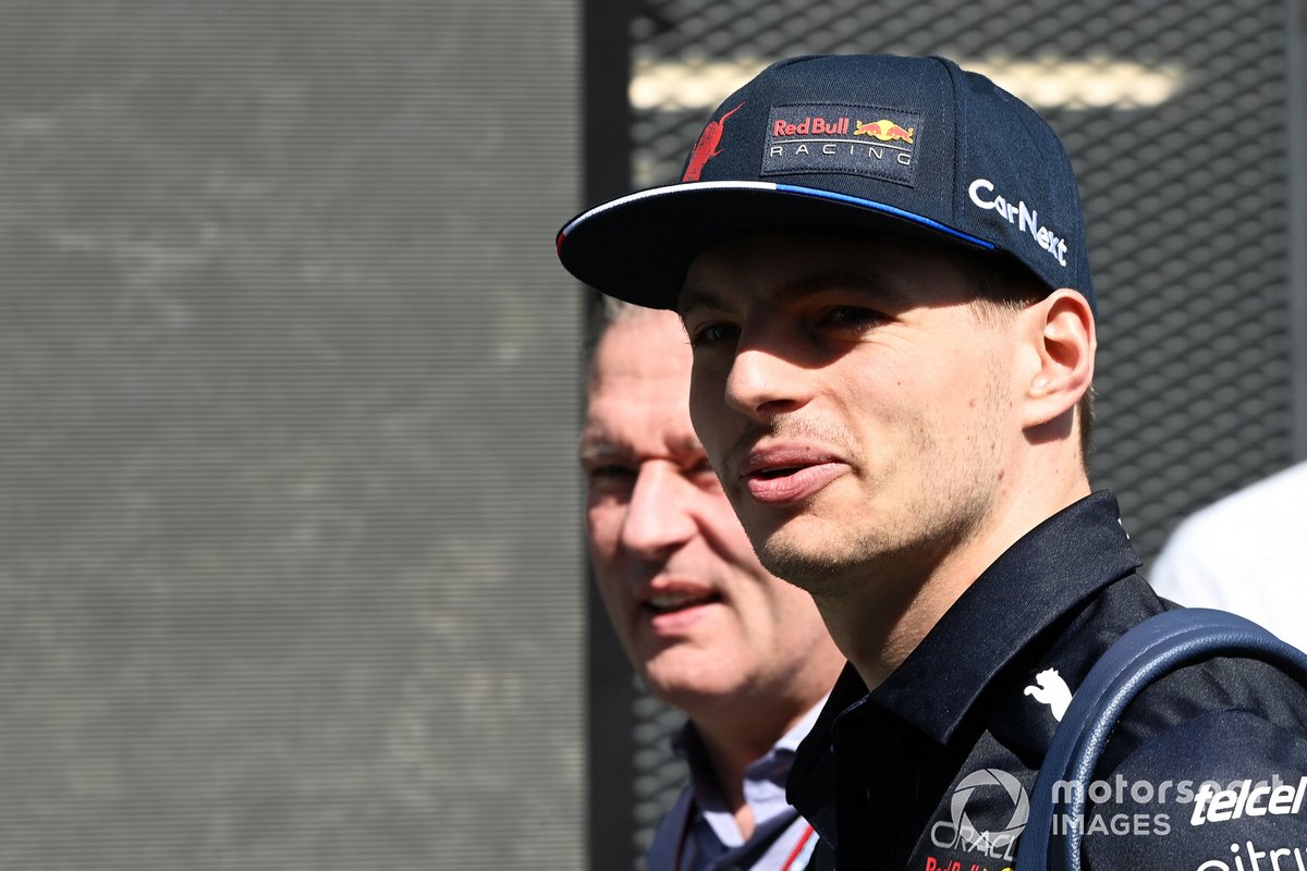 Button, Verstappen'in F1'in en iyisi olduğuna emin değil 1 Formula 1 Haberleri - F1 Puan Durumu Max Verstappen, Red Bull Racing and his father Jos Verstappen