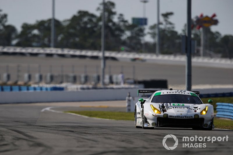 #63 Scuderia Corsa Ferrari 488 GT3, GTD: Cooper MacNeil, Toni Vilander, Jeff Westphal, Dominik Farnbacher