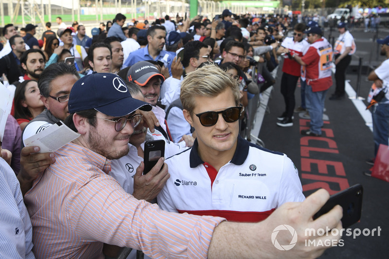 Marcus Ericsson, Sauber fans selfie