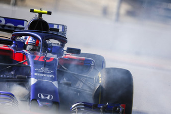 Pierre Gasly, Scuderia Toro Rosso STR13 spins