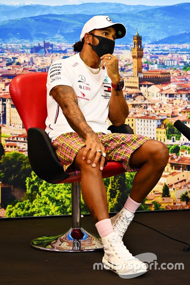 Lewis Hamilton, Mercedes-AMG F1 en la conferencia de prensa