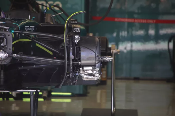 Aston Martin AMR23 detalles técnicos