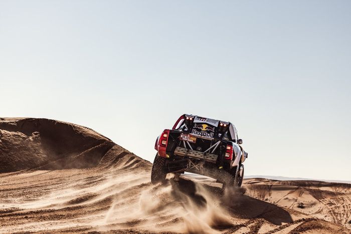 #200 Toyota Gazoo Racing Toyota: Nasser Al-Attiyah, Mathieu Baumel