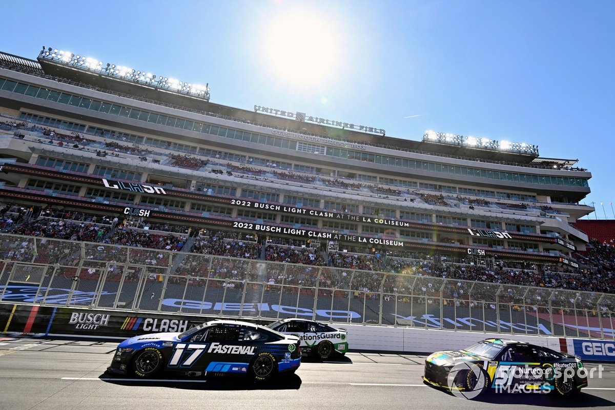 Chris Buescher, RFK Racing, Ford Mustang Fastenal and Cody Ware, Rick Ware Racing, Ford Mustang Nurtec ODT