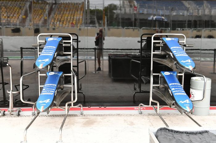 Aletas delanteras del Alpine A521