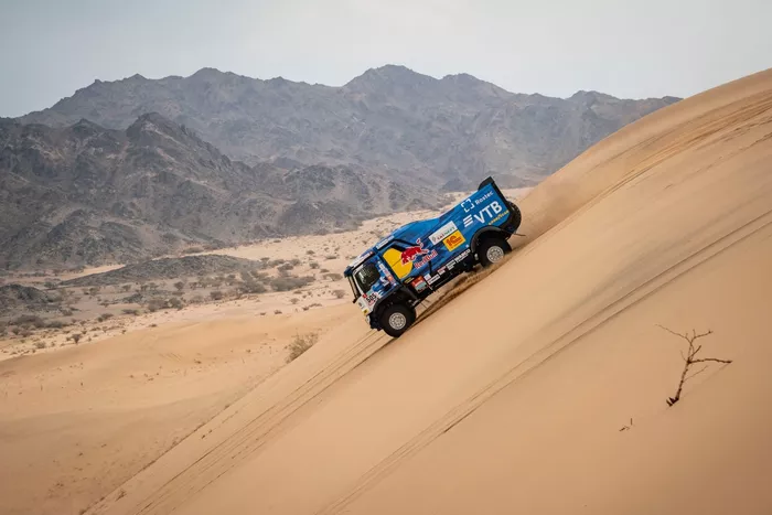 #505 Kamaz - Master: Eduard Nikolaev, Evgenii Iakovlev, Vladimir Rybakov