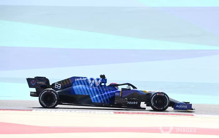 19. Nicholas Latifi, Williams FW43B: 132 vueltas (714,384 km)