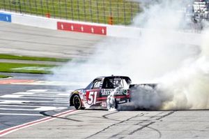 Race winner Kyle Busch, Kyle Busch Motorsports, Toyota Tundra Cessna