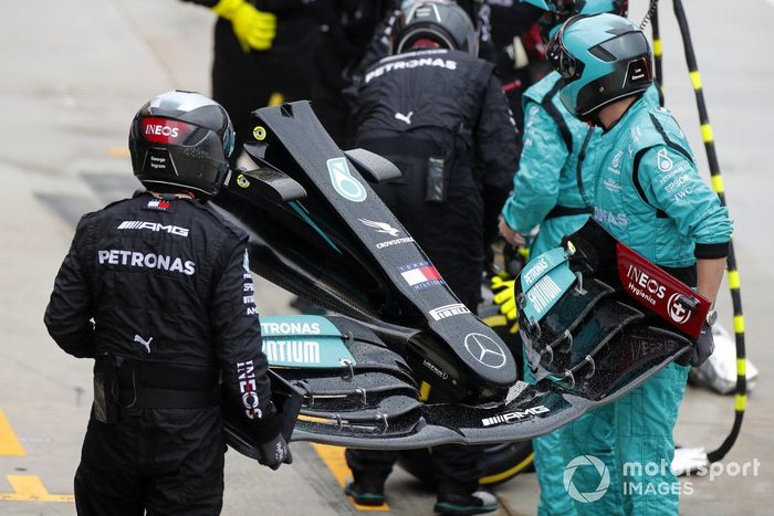 Un nuevo alerón delantero para Lewis Hamilton, Mercedes W12