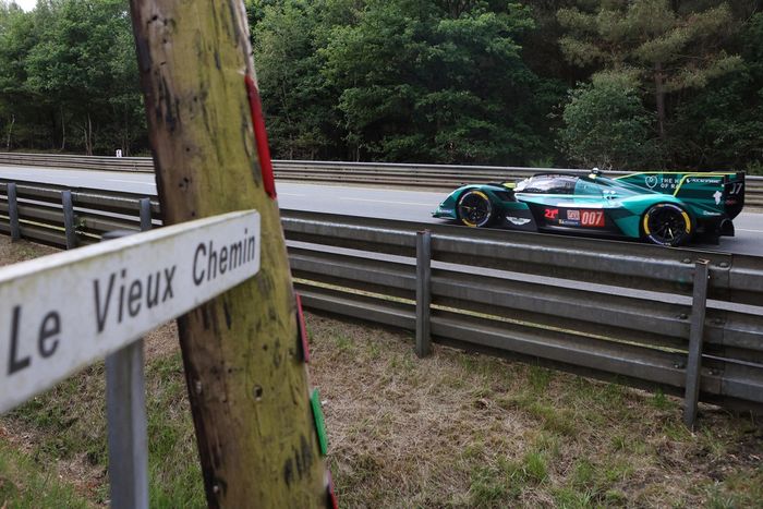 #007 Aston Martin Thor Equipo Aston Martin Valkyrie: Harry Tincknell, Tom Gamble, Ross Gunn