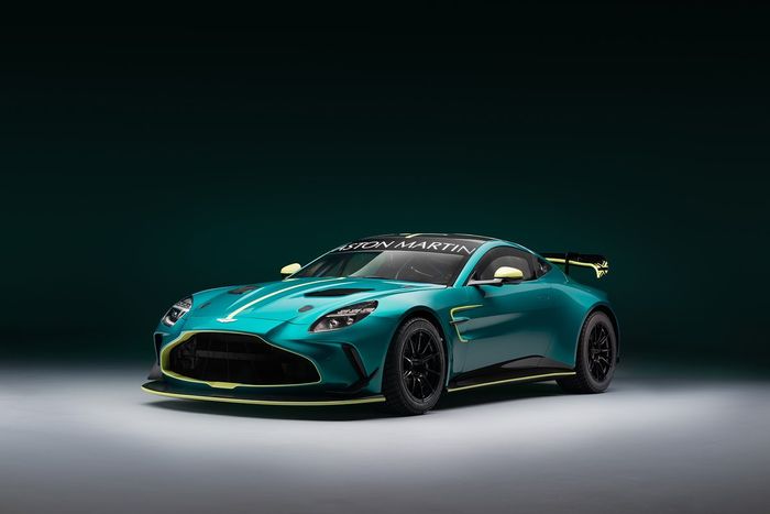 Aston Martin Vantage GT4
